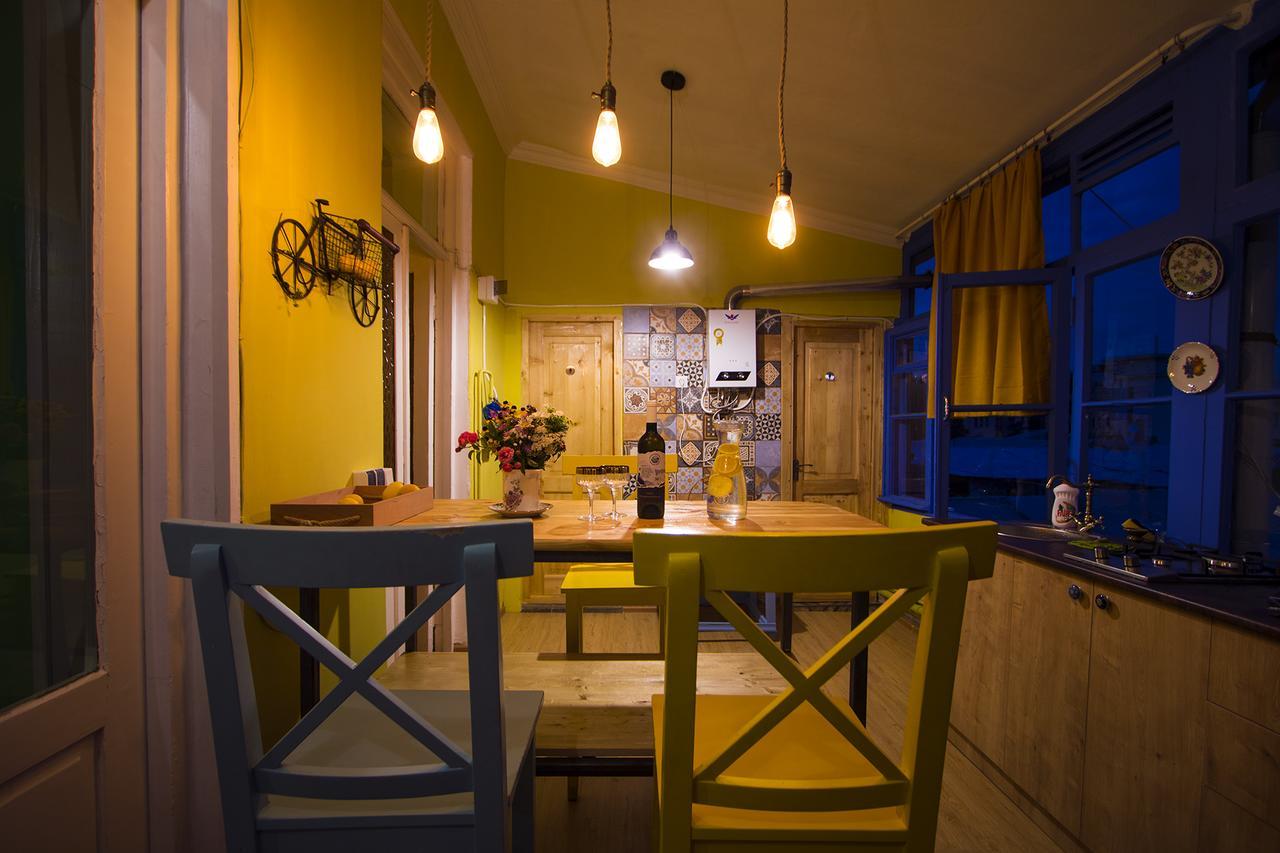 Royz Hostel Tbilisi Eksteriør billede